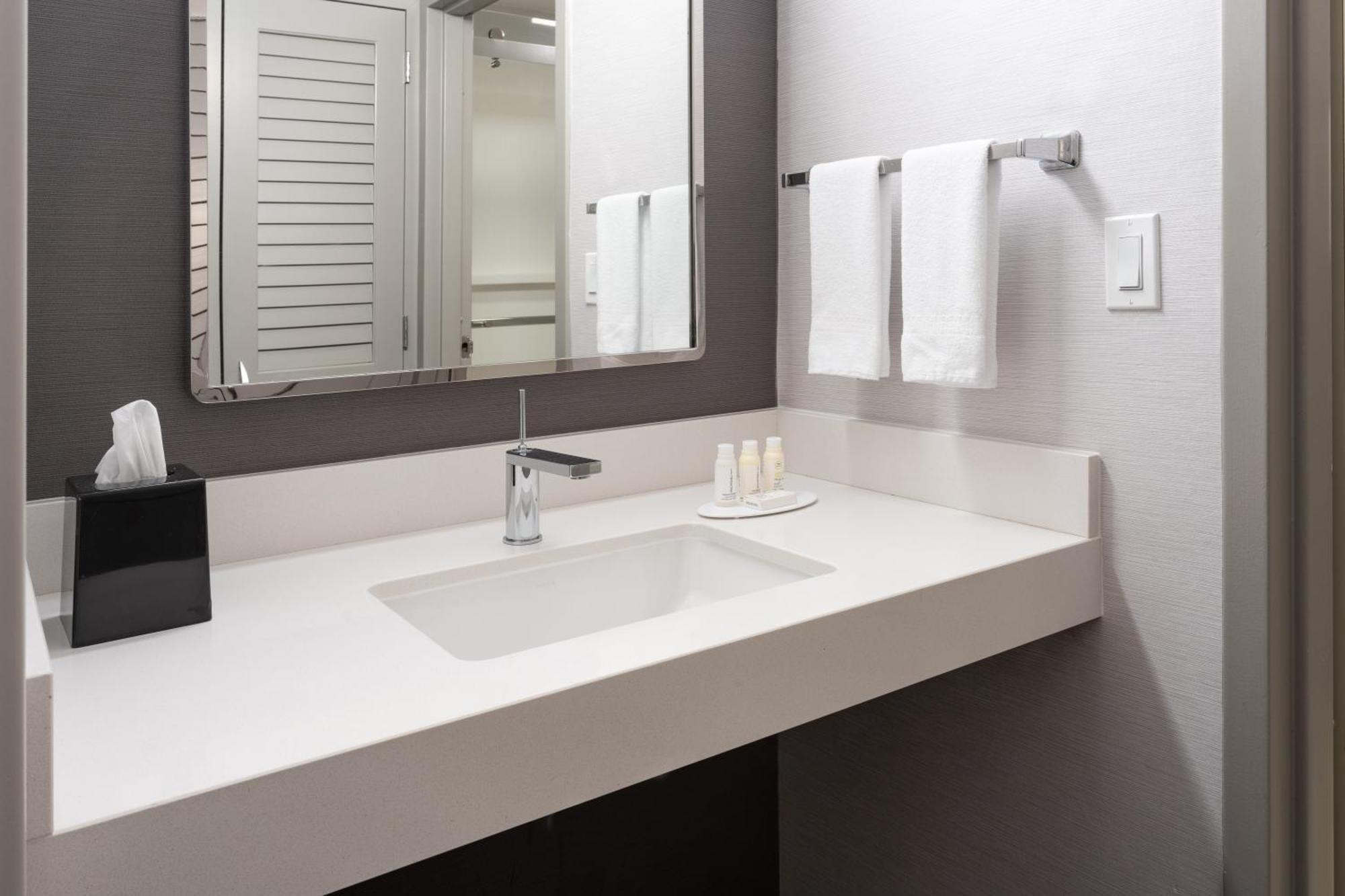 Courtyard By Marriott וסט פאלם ביץ' מראה חיצוני תמונה